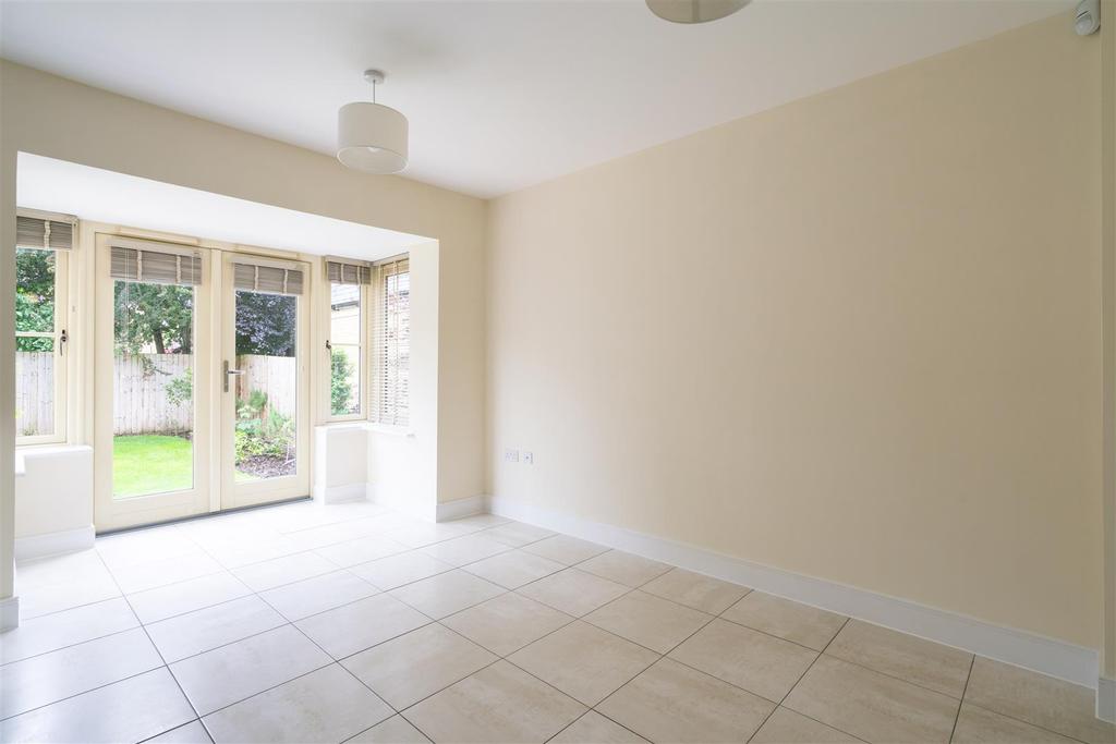 The Furrows, BourtonOnTheWater 4 bed detached house £485,000