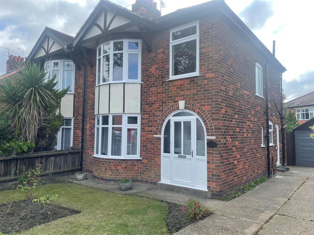 Boundary Road, Newark 3 bed semidetached house £995 pcm (£230 pw)