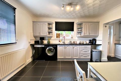 21 Broomhill View, Bolton Upon Dearne, Rotherham, S63 8LB