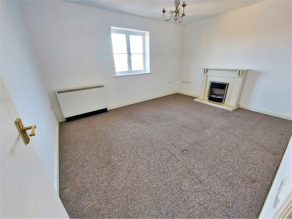 Ironstone Crescent, Chapeltown, Sheffield, S35 3XT 1 bed flat £97,500