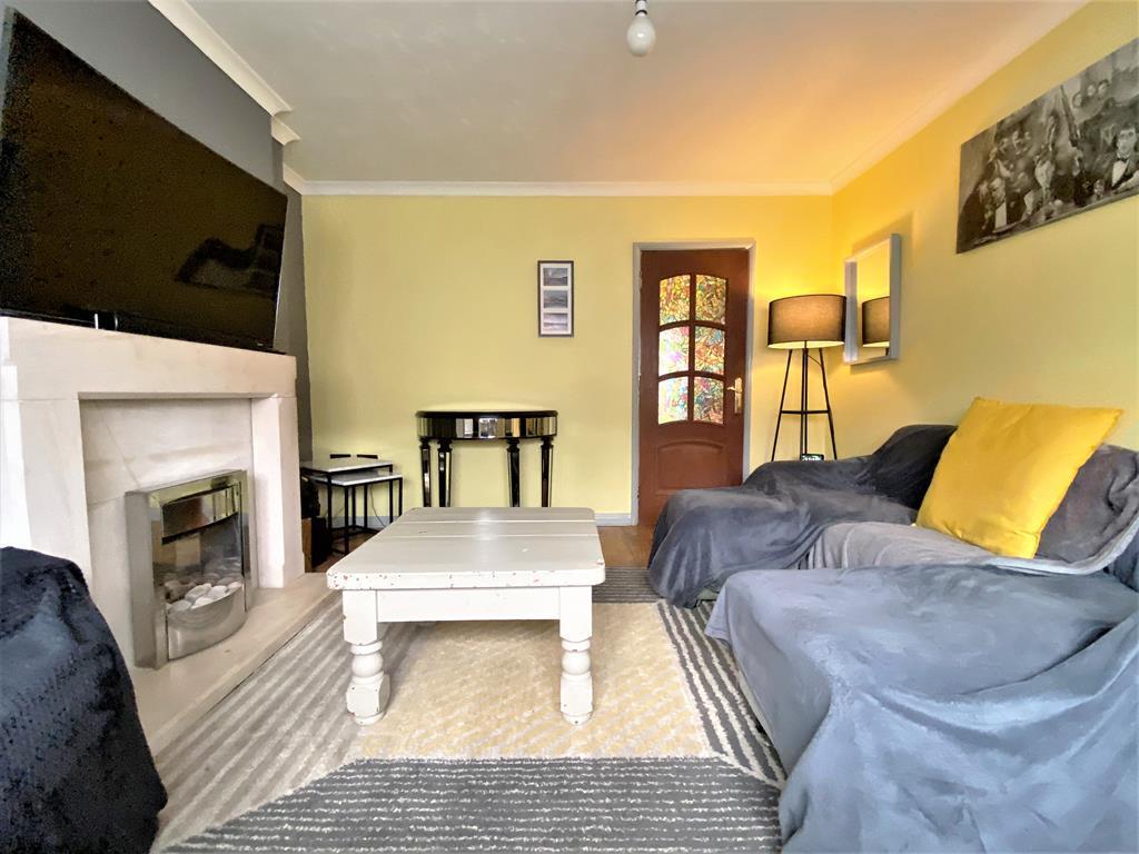 Furlong Road, Goldthorpe Rotherham, S63 9PT 2 bed end of terrace house