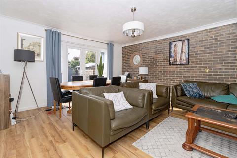 41 Ilex Way, Goring By Sea, Worthing, BN12 4UY