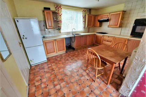 3 bedroom end of terrace house for sale - Longfields Crescent, Hoyland, Barnsley, S74 9HZ