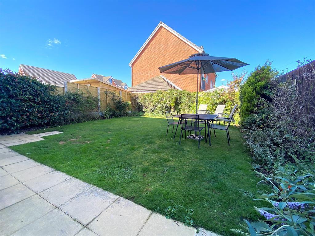 Fircrest Way, Wath Upon Dearne, Rotherham, S63 7GL 4 bed semidetached