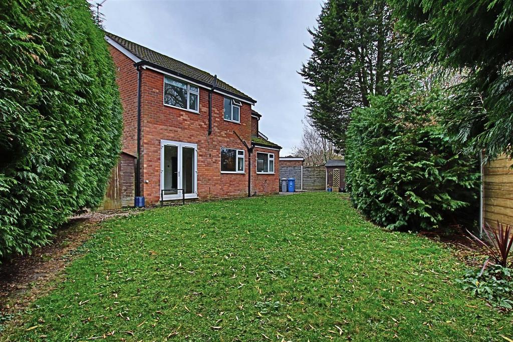 Orchard Drive, ALTRINCHAM 4 bed detached house to rent £2,200 pcm (£
