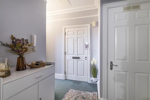 1 bedroom flat for sale - Gladstone House, Horton Crescent, Epsom