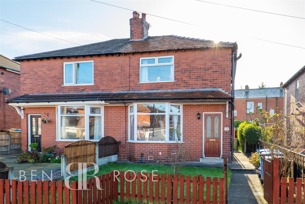 Weld Avenue, Chorley 3 bed semidetached house £179,995