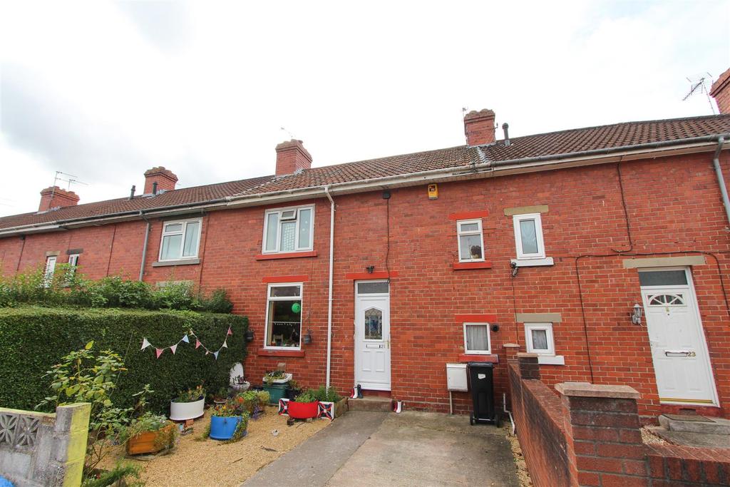St. Road, Keynsham, Bristol 3 bed terraced house for sale £
