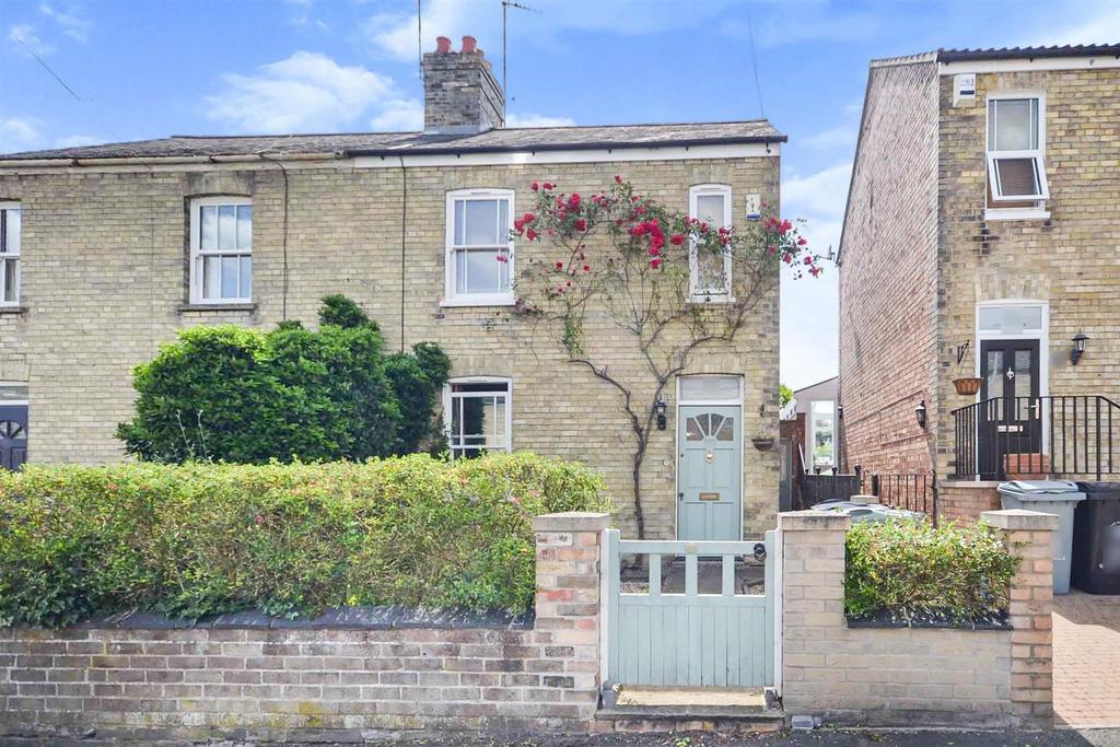 Queens Walk, Stamford 3 bed end of terrace house £1,300 pcm (£300 pw)