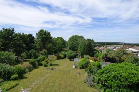 38 Fairview Road, Istead Rise, Gravesend, DA13 9DR