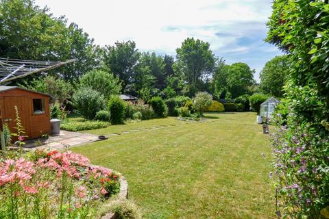 38 Fairview Road, Istead Rise, Gravesend, DA13 9DR