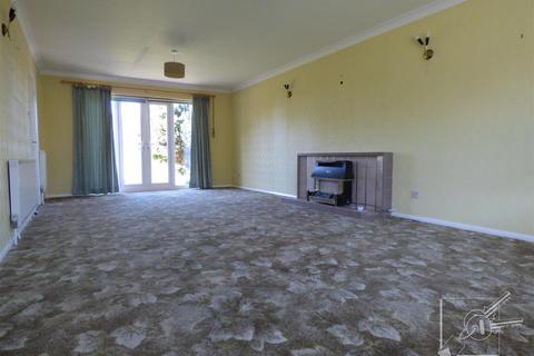 38 Fairview Road, Istead Rise, Gravesend, DA13 9DR
