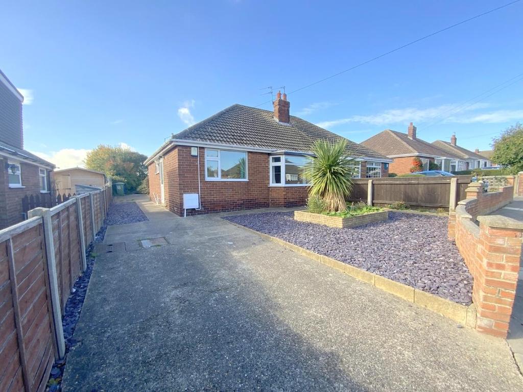 Lynton Rise, Cleethorpes 2 bed semidetached bungalow £165,000