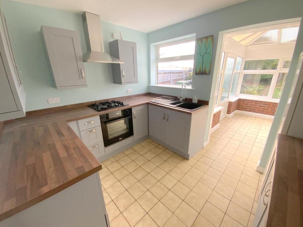 Lynton Rise, Cleethorpes 2 bed semidetached bungalow £165,000