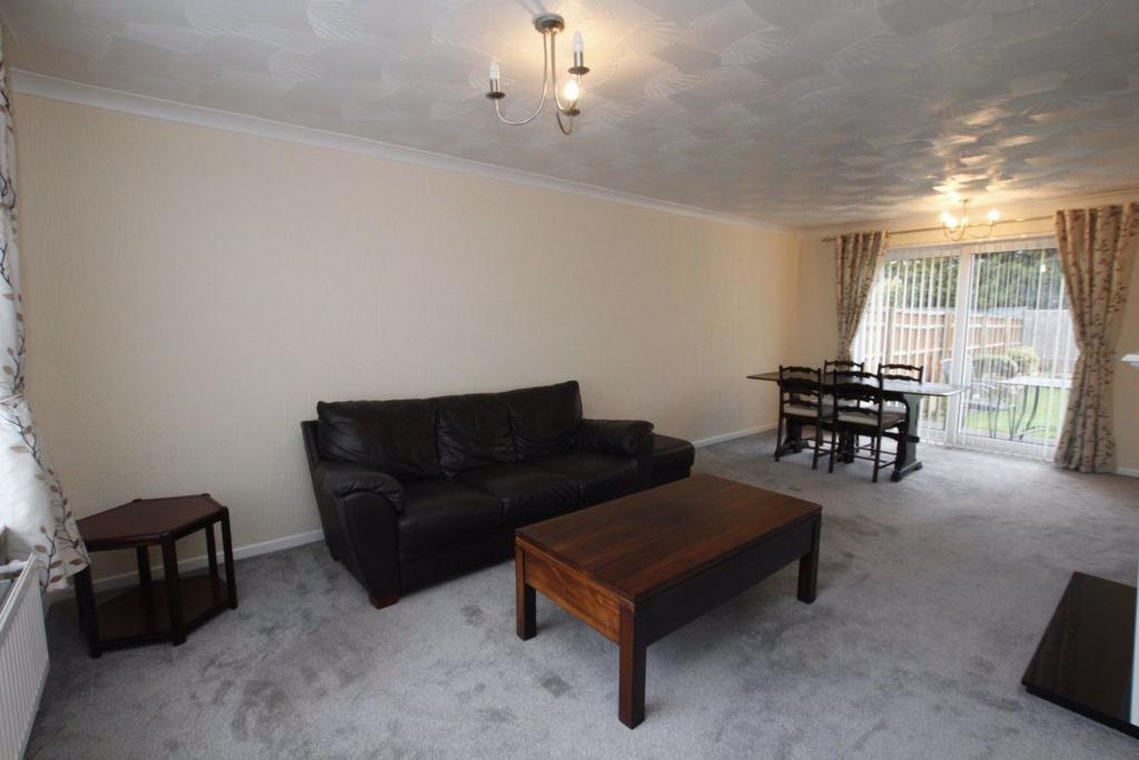 Upham Road, Swindon 3 bed house £1,300 pcm (£300 pw)