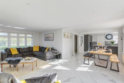 8 Broady Strap, Fremington, Barnstaple, EX31 2NP