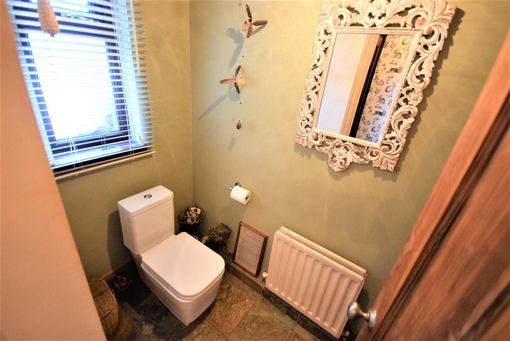 Cloak Room W/c
