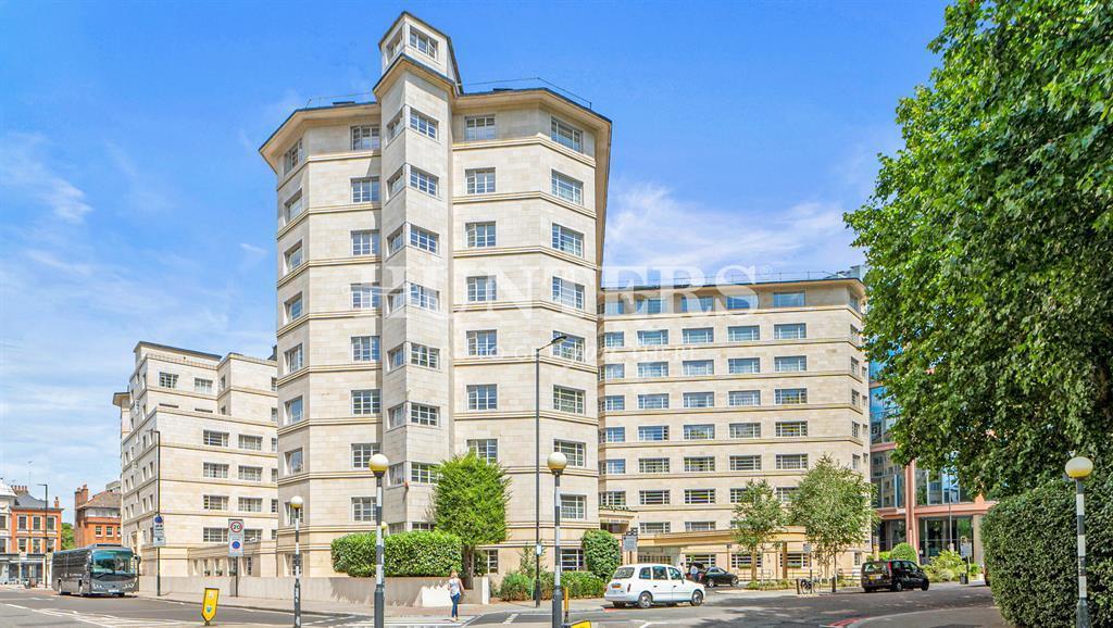 Meliá White House Executive... Apartment £5,460 pcm (£1,260 pw)