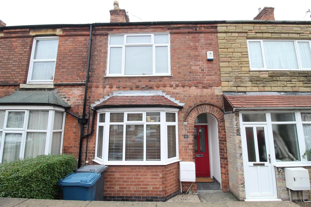 Byron Road, West Bridgford, Nottingham 3 bed terraced house £1,300