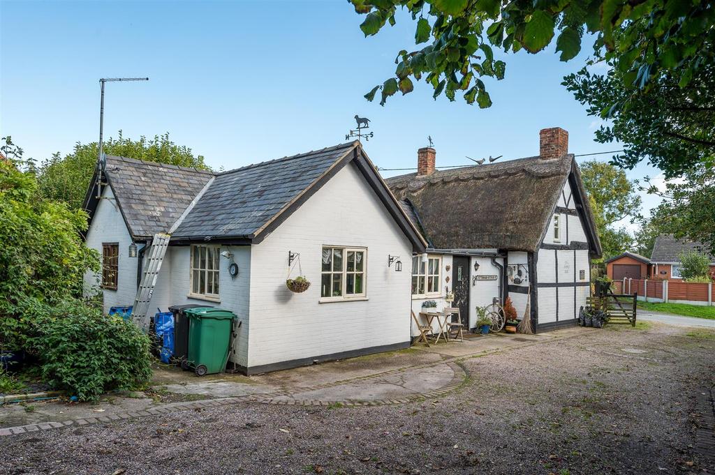 Moreton Street, Prees, Whitchurch 4 bed detached house £475,000
