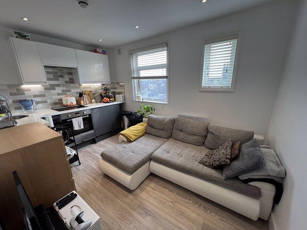 Matlock Road, Brighton, BN1 5BF. 1 bed flat £900 pcm (£208 pw)