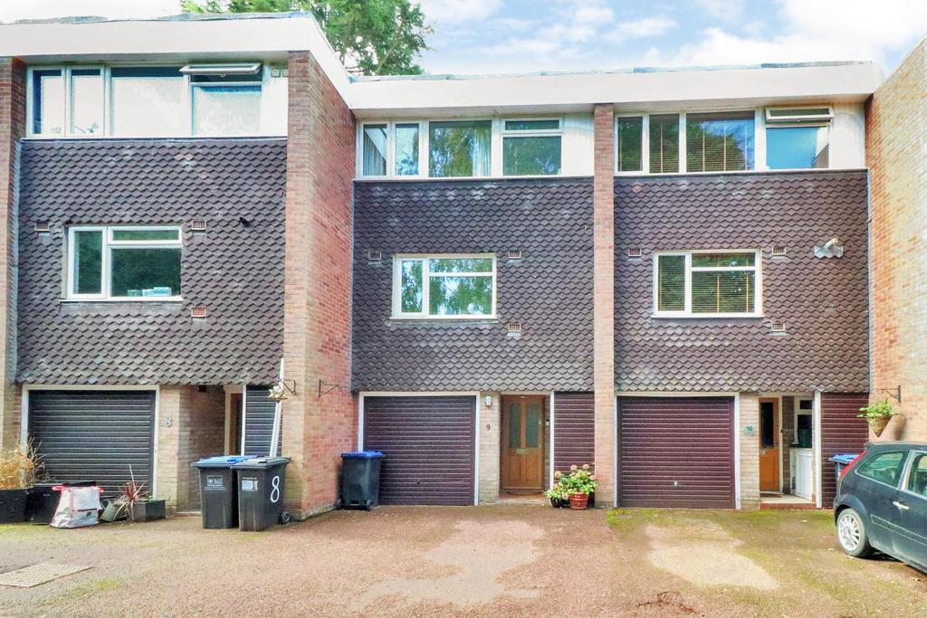 Vernon Close, Leamington Spa 3 bed townhouse £365,000