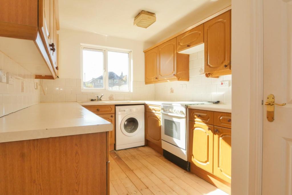 Earlswood Chase, Pudsey, LS28 8QZ 3 bed detached house for sale £290,000