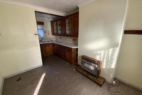 24 Glanaber, Pembrey, Burry Port, SA16 0TN