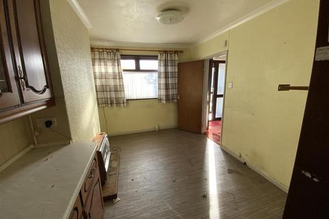 24 Glanaber, Pembrey, Burry Port, SA16 0TN