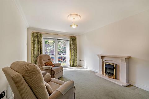 3 bedroom retirement property for sale, Eylesden Court, Bearsted, Maidstone