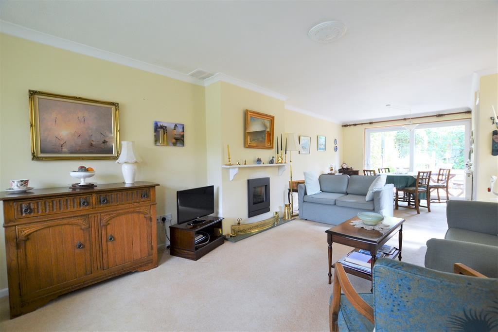 Alma Road, Cheltenham, GL51 3LS 3 bed semidetached house £375,000