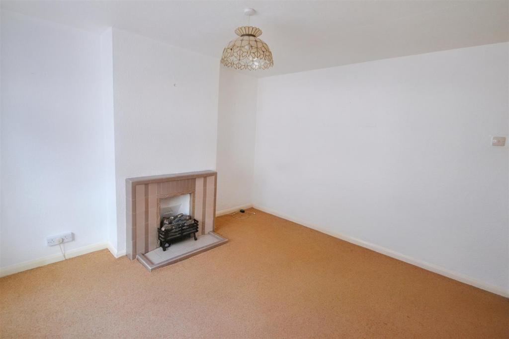 Hafod Cwnin, Carmarthen 3 bed semidetached house £220,000