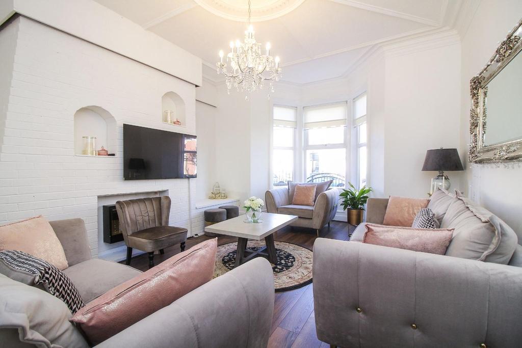 Beach Avenue, Whitley Bay 6 bed terraced house £449,950