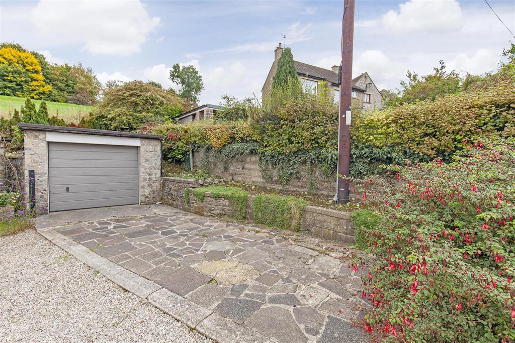 Monyash Road, Bakewell 3 bed end of terrace house £385,000