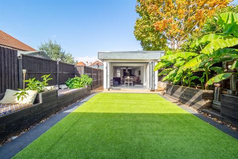 3 bedroom detached bungalow for sale, Elmbrook Road, Cheam, Sutton