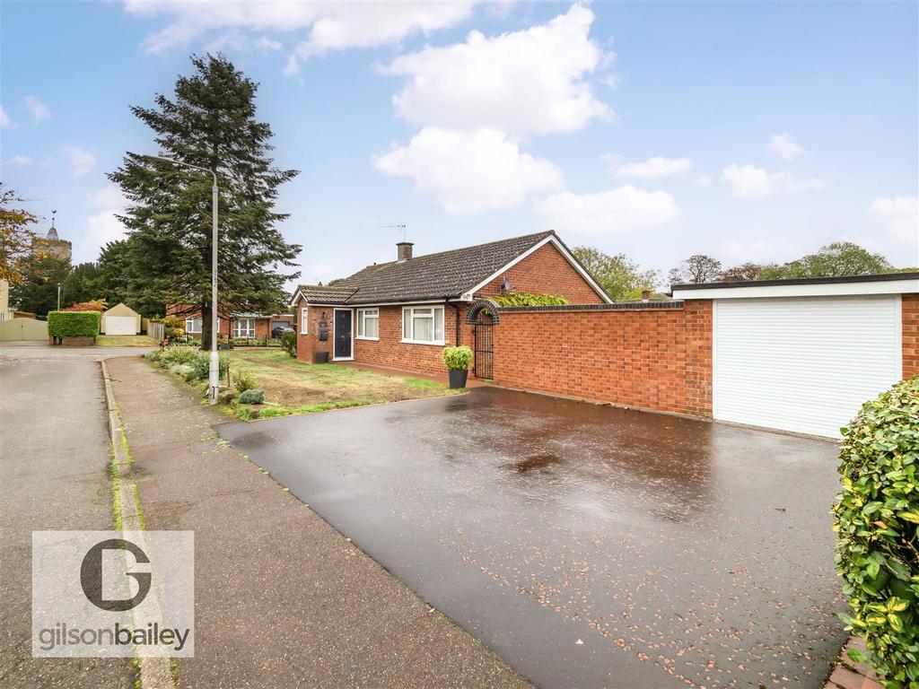 Bourne Close, Long Stratton 3 bed detached bungalow £400,000