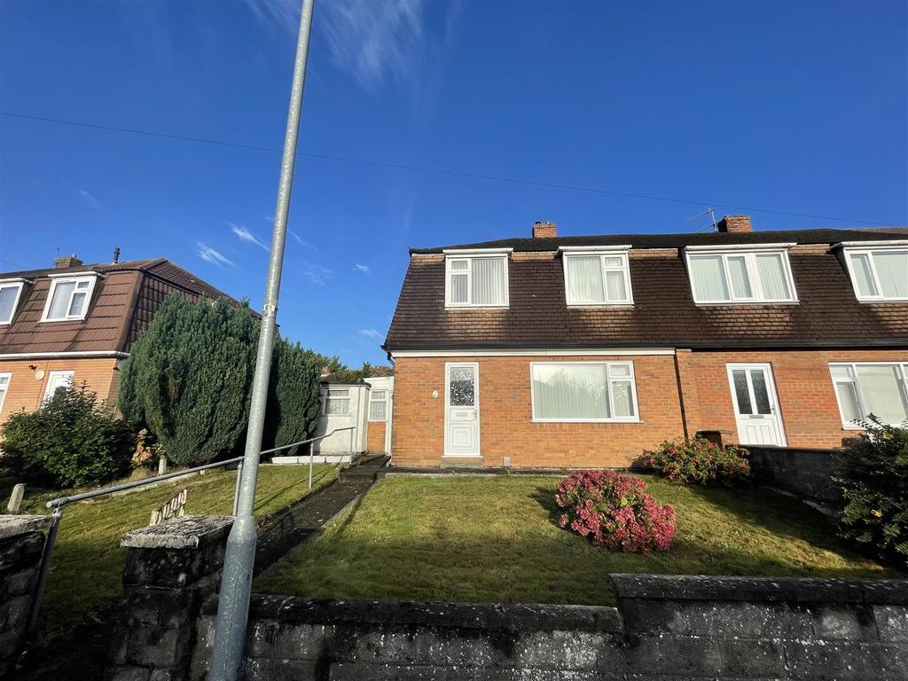 Roman Way, Neath 3 bed semidetached house £125,000