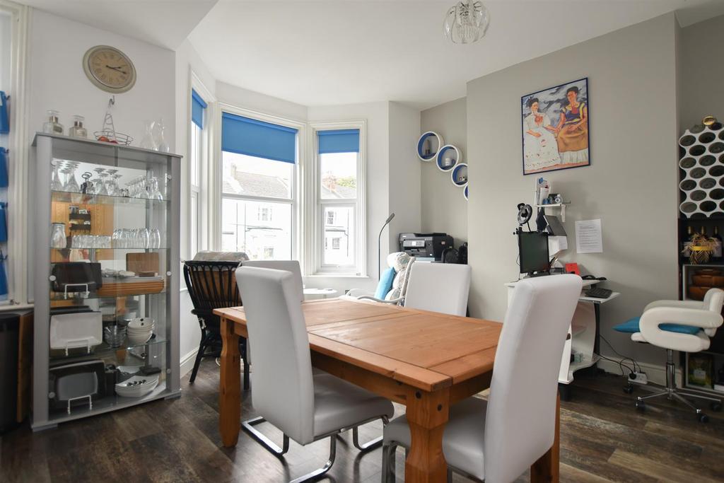 Southwater Road, St. LeonardsOnSea 2 bed flat £275,000