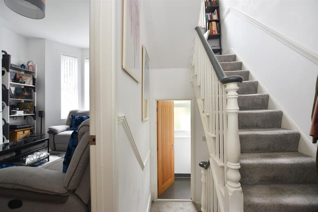 Southwater Road, St. LeonardsOnSea 2 bed flat £275,000