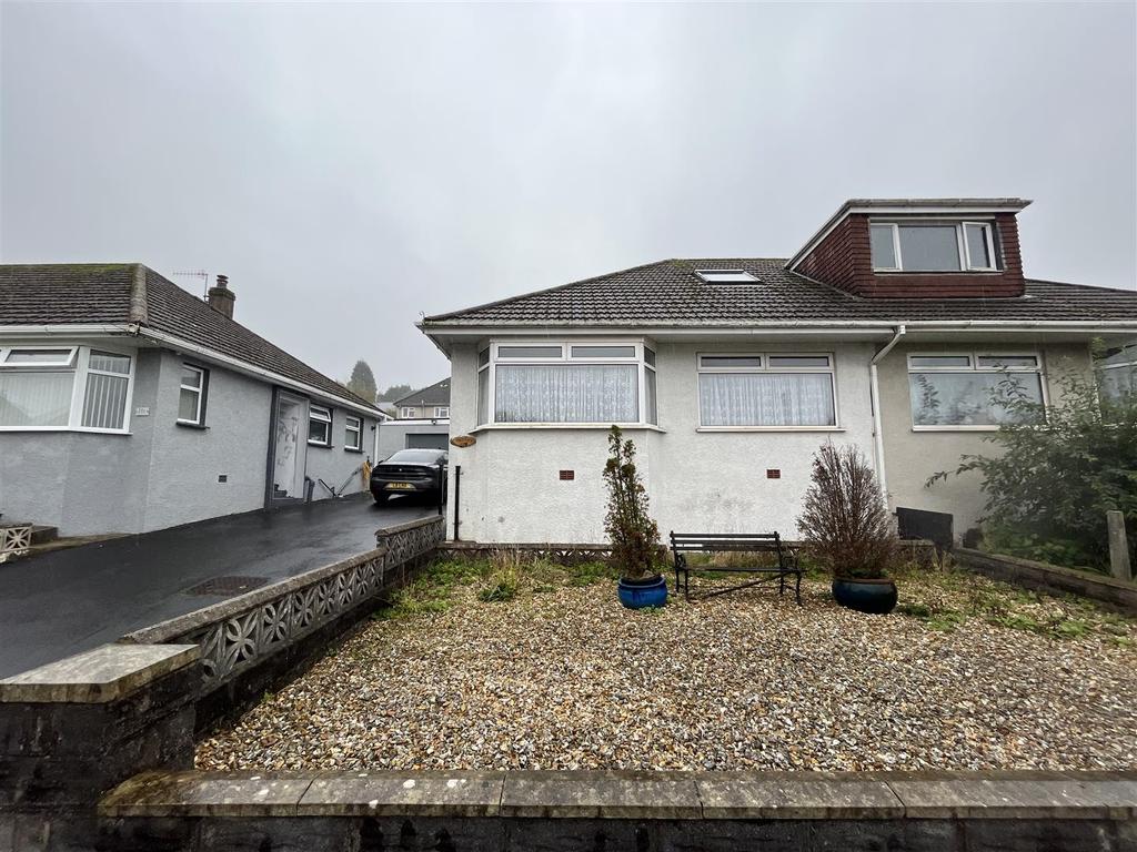 Alden Drive, Cockett, Swansea 2 bed semidetached bungalow £150,000