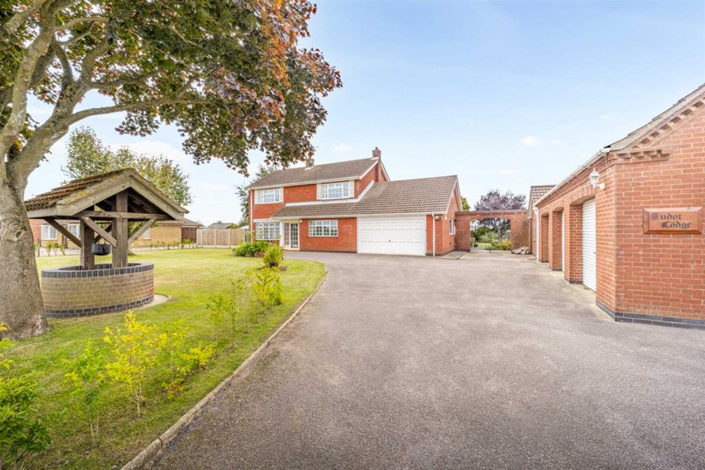 Tooley Lane, Wrangle, Boston 3 bed detached house for sale £490,000