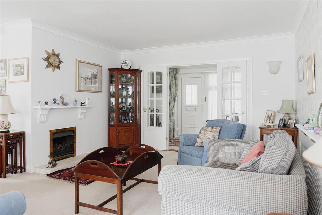 Raglan Road, Reigate 3 bed bungalow £1,300,000
