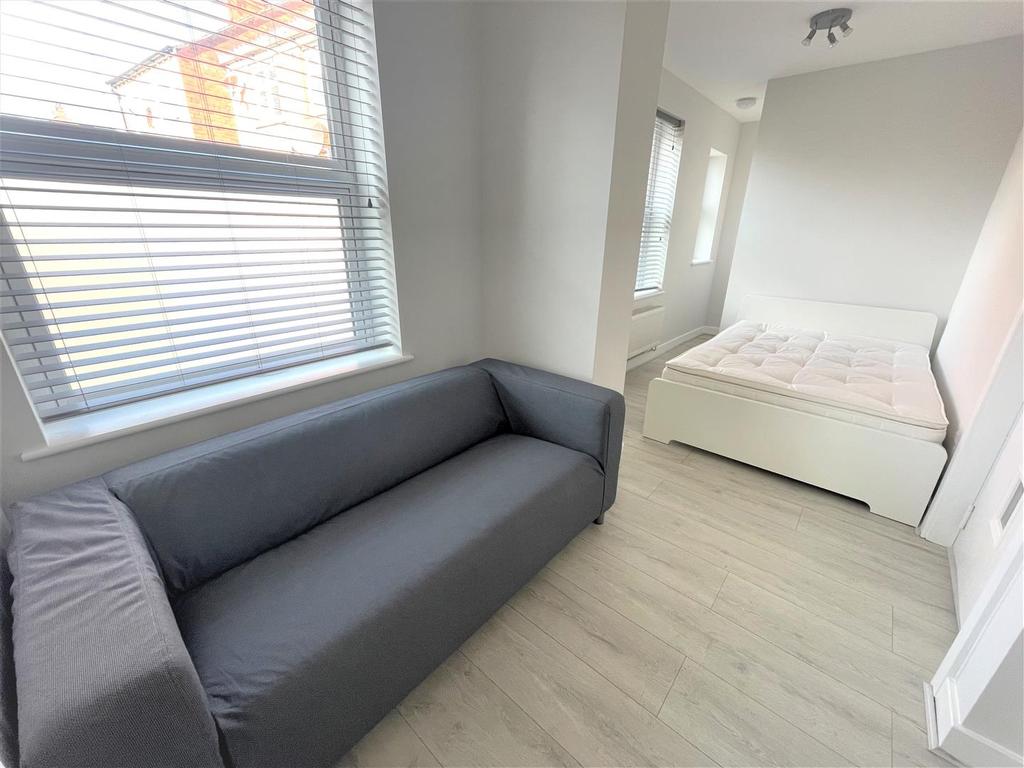 Bank Street, Ponciau, Wrexham Studio £70,000
