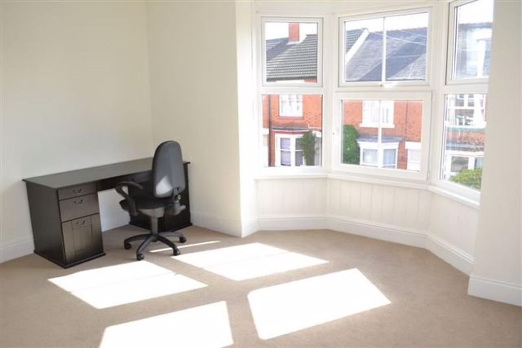 Lorne Road, Leicester 4 bed house £390 pcm (£90 pw)