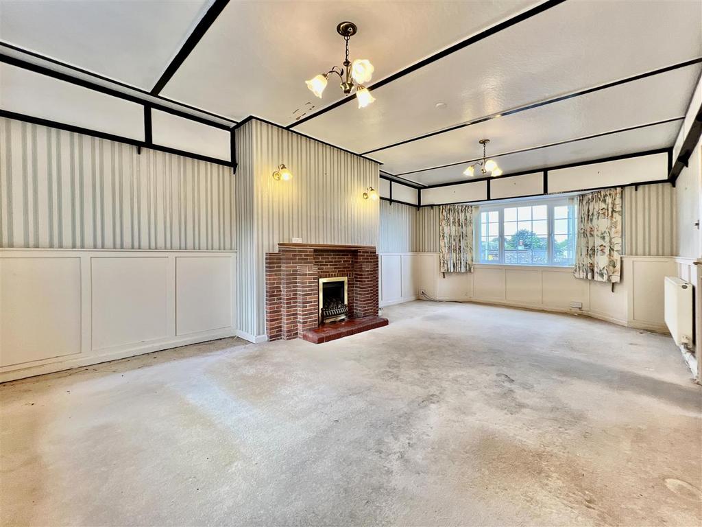 Castor Road, Brixham 4 bed semidetached bungalow for sale £349,950