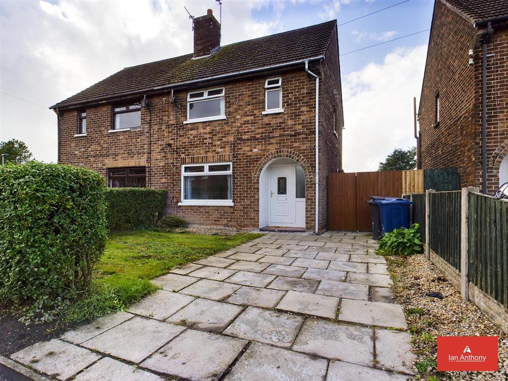Scott Drive, Ormskirk 2 bed semidetached house £165,000