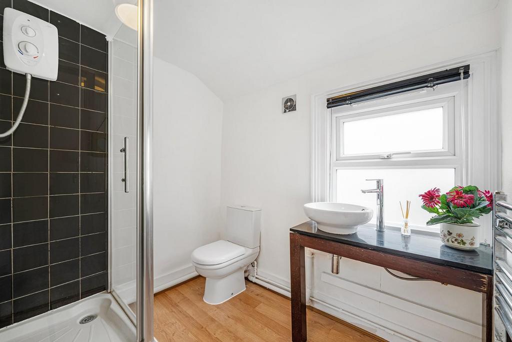 Bathroom (1).jpg