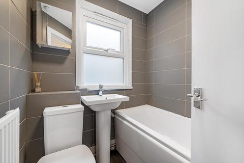 76b Solon Road, London, SW2 5UY