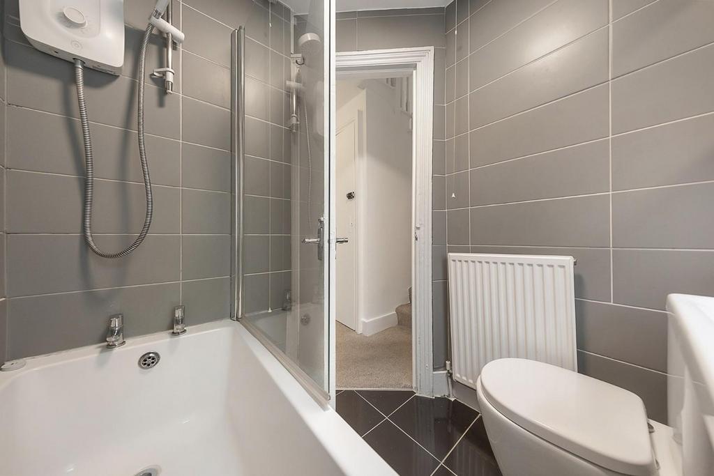 Bathroom (2).jpg