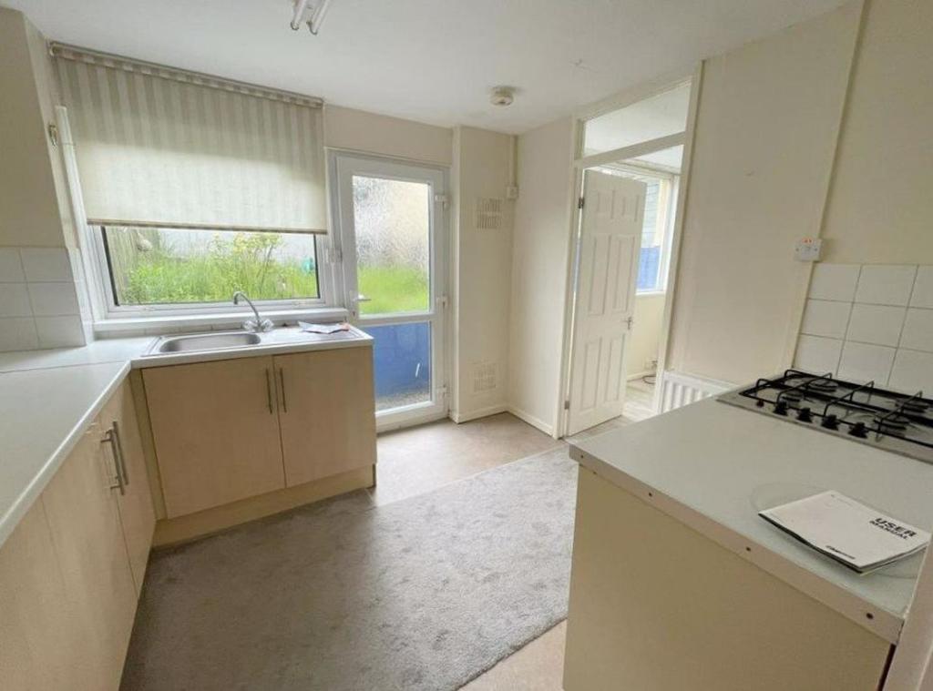 Fairyland, Neath, SA10 3 bed house to rent £650 pcm (£150 pw)